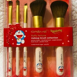 Crème Fluffy Fortune Makeup Brush Collection - Red and Gold